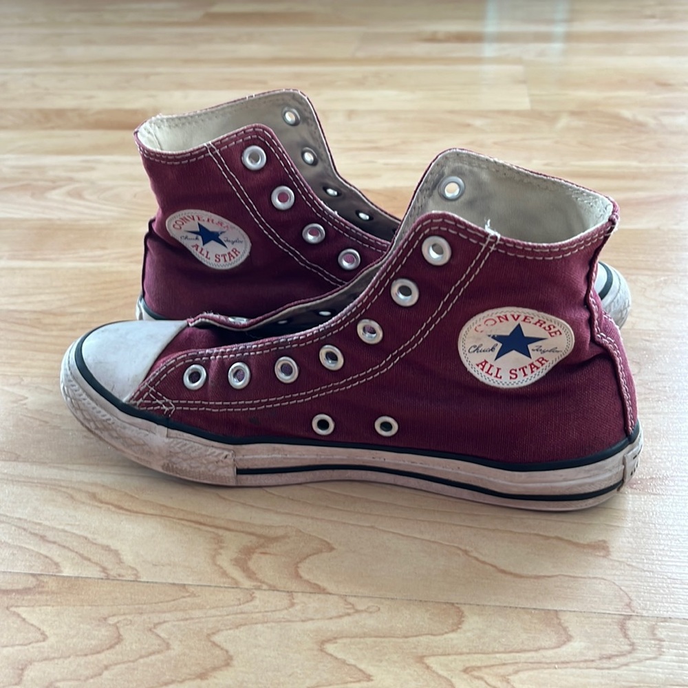 Youth maroon converse. Size 2.5. Worn, a little dirt but can be cleaned. No lace